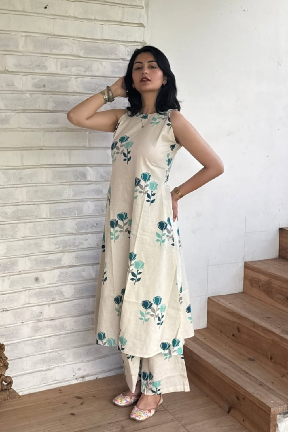 2 Tharvi Ivory Bloom A Line Set - Image 2