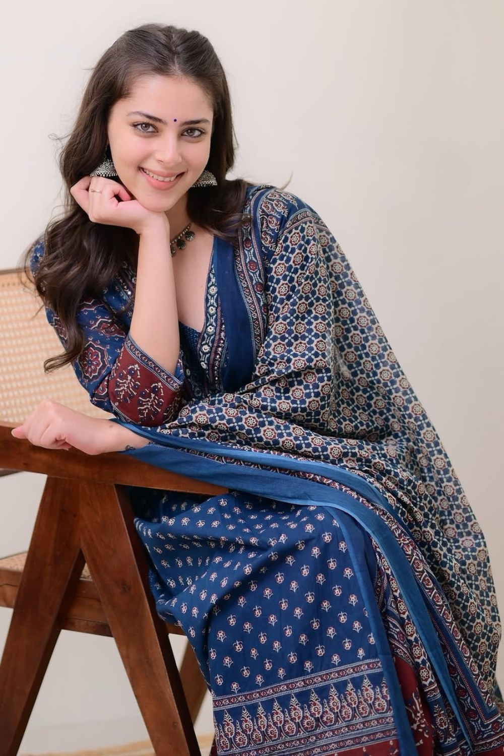 8 Tharvi Indigo Elegance Anarkali Set - Image 8