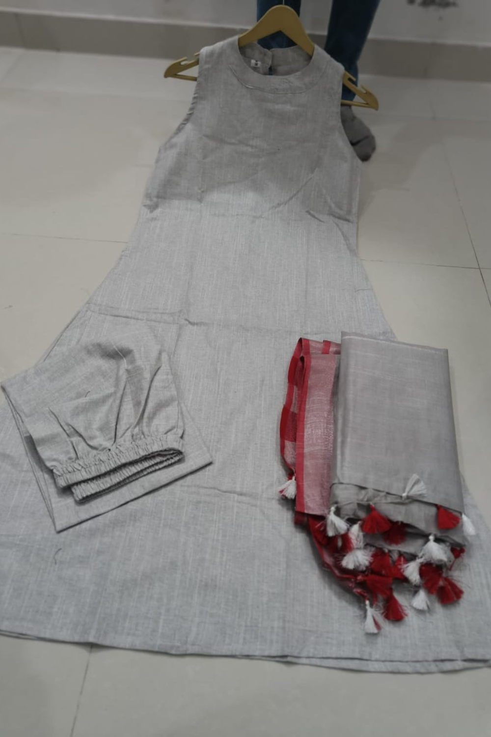 tharvi elegant grey cotton handloom suit set with dupatta | minimal & timeless charm tharvi elegant grey cotton handloom suit set with dupatta | minimal & timeless charm